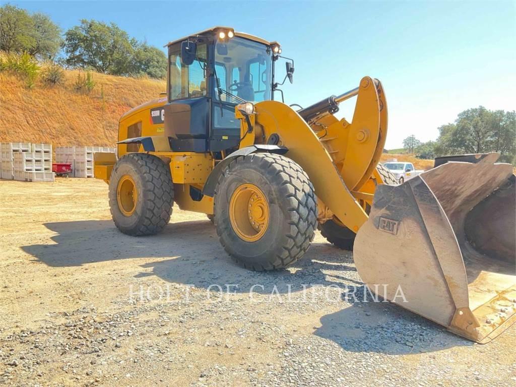 CAT 938M Kolové nakladače