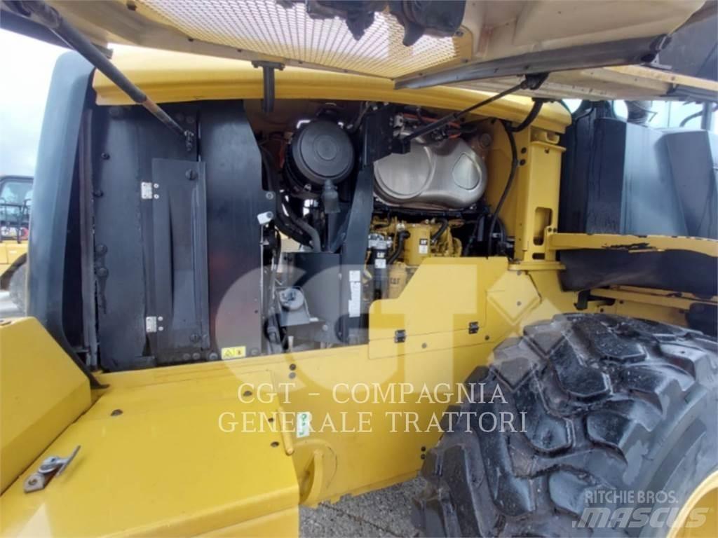 CAT 938M Kolové nakladače
