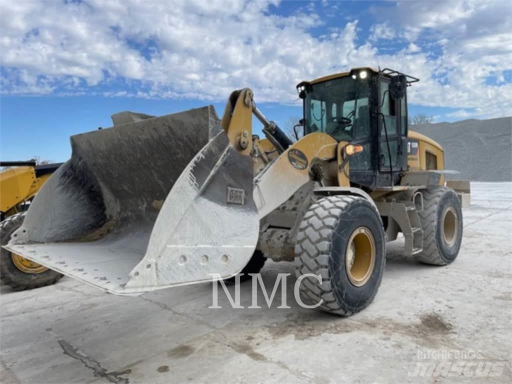 CAT 938M Kolové nakladače