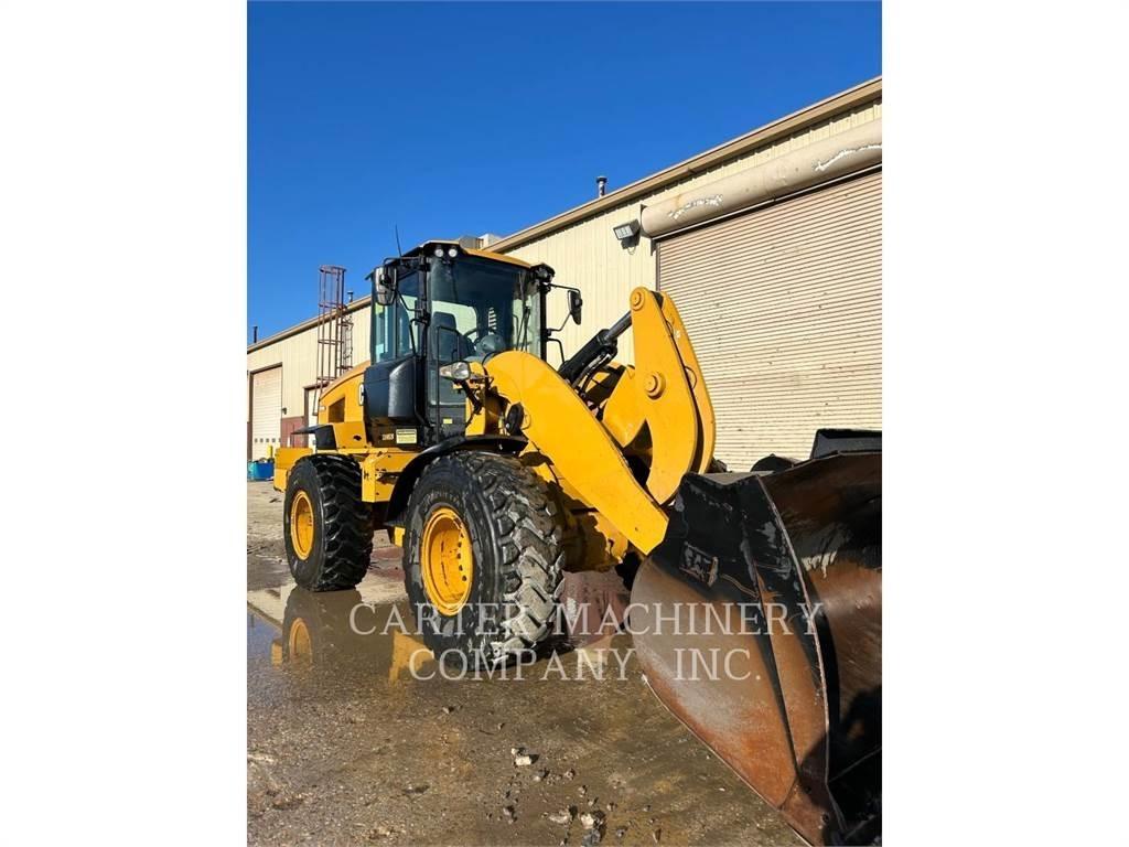 CAT 938M Kolové nakladače