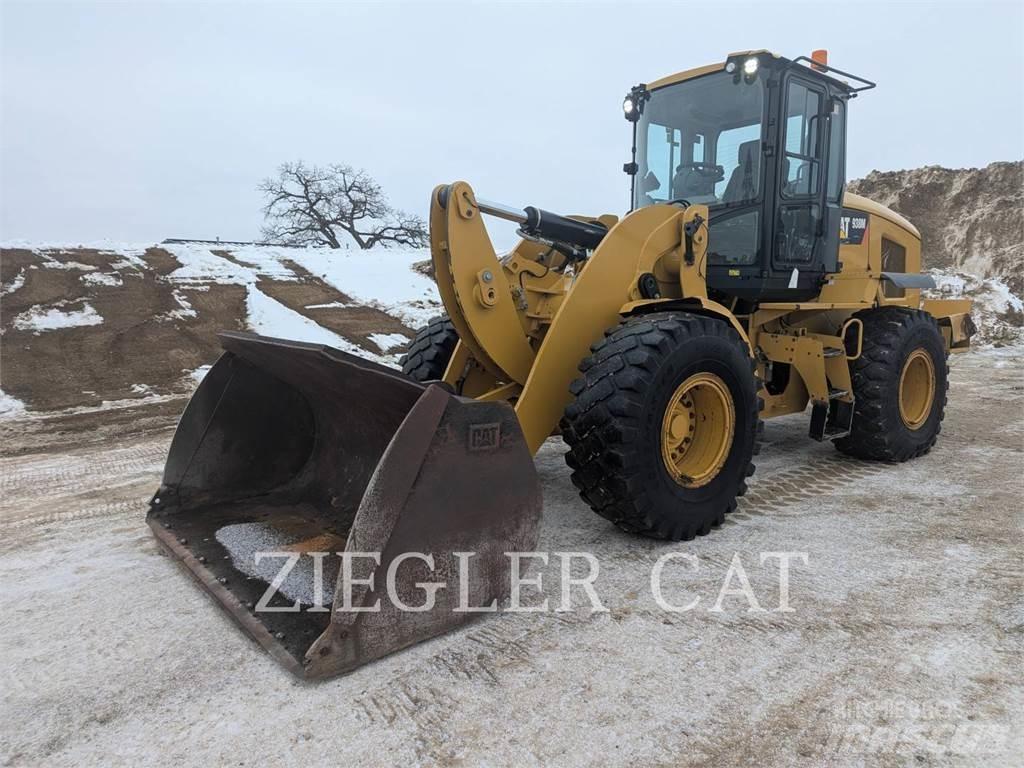 CAT 938M Kolové nakladače