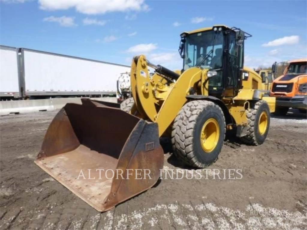 CAT 938M Kolové nakladače