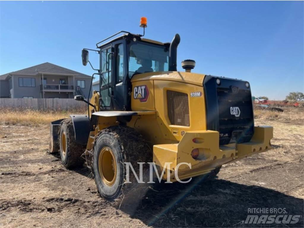 CAT 938M Kolové nakladače