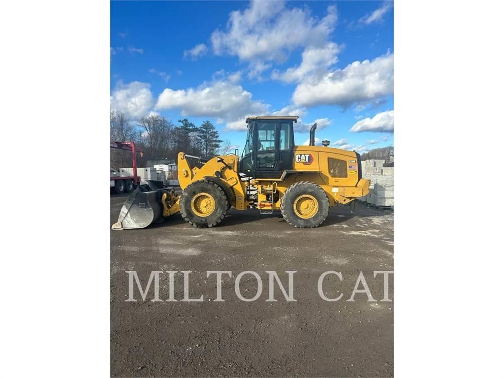 CAT 938M Kolové nakladače