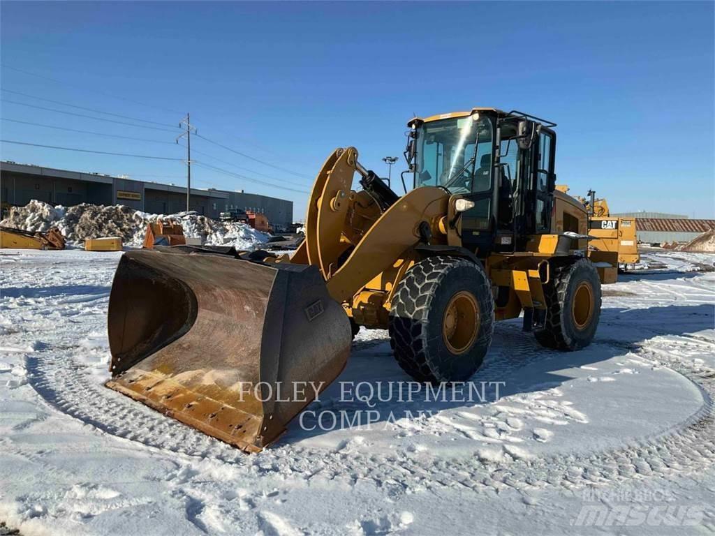 CAT 938M Kolové nakladače