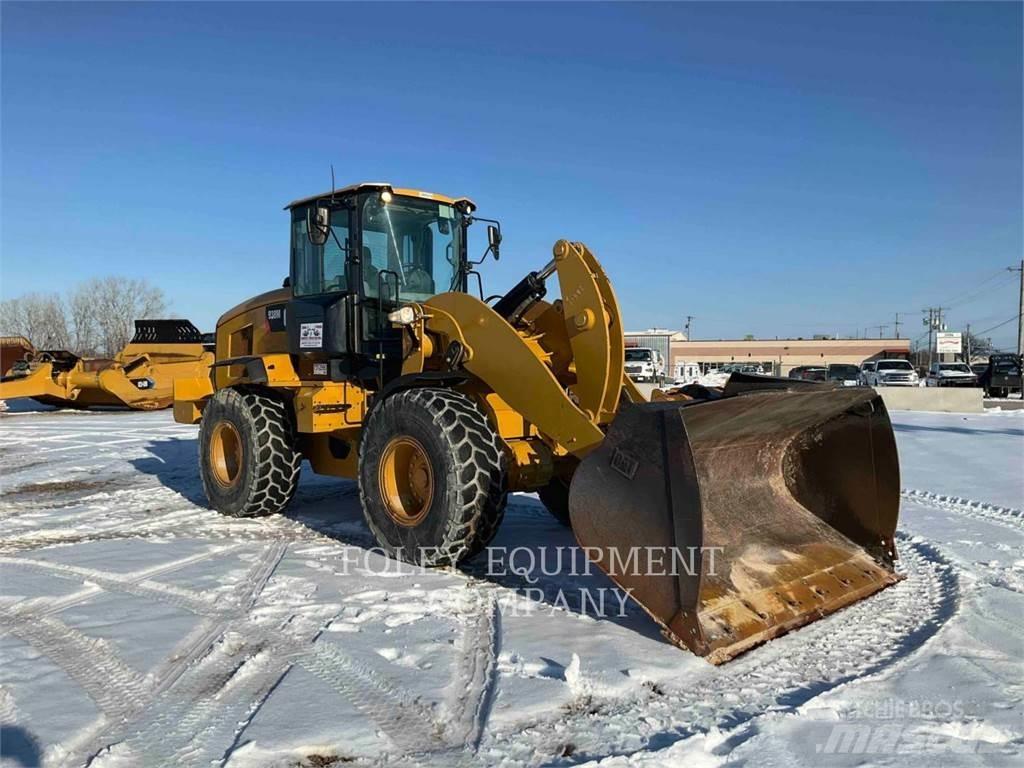 CAT 938M Kolové nakladače
