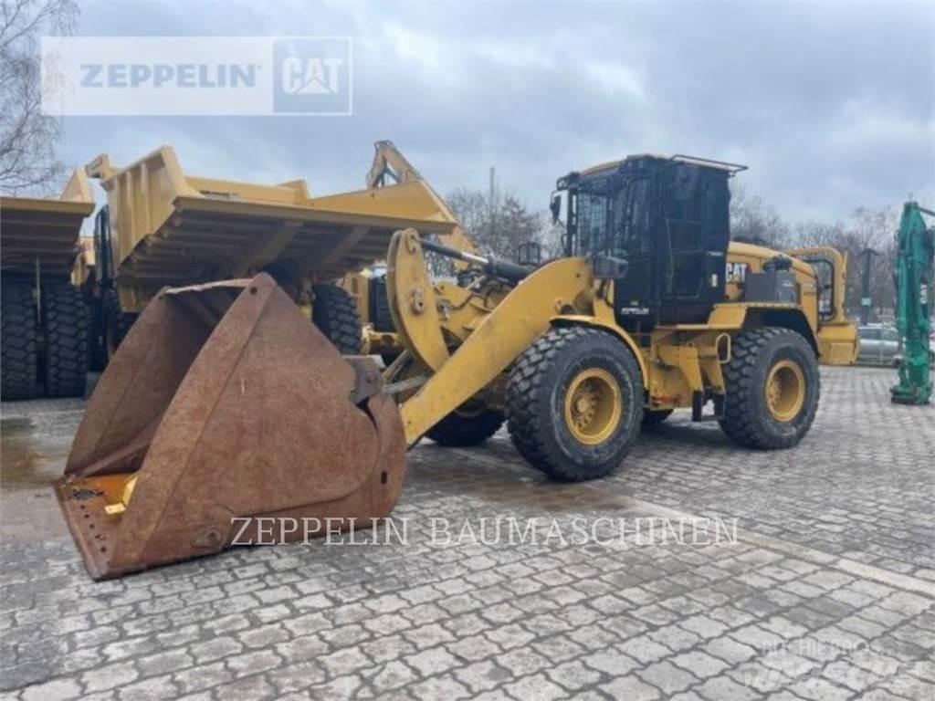 CAT 938M Kolové nakladače