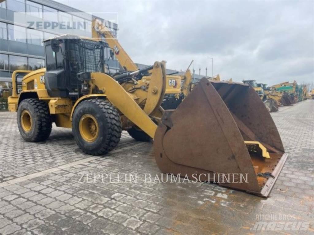 CAT 938M Kolové nakladače
