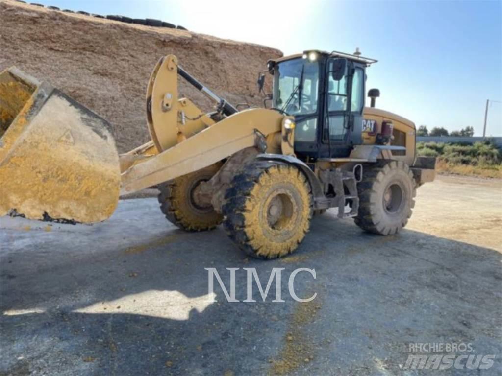 CAT 938M Kolové nakladače