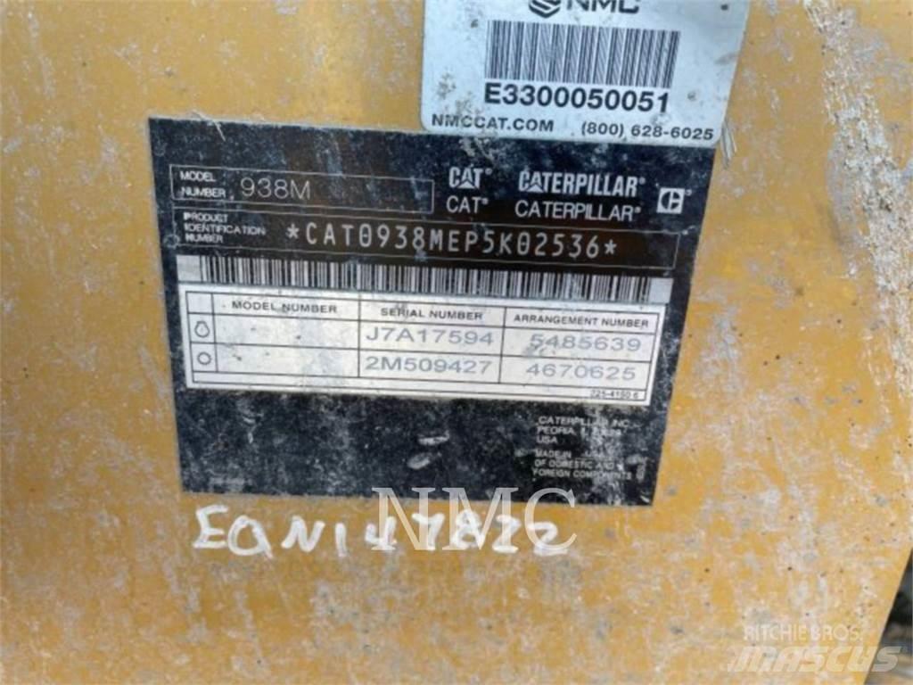 CAT 938M Kolové nakladače