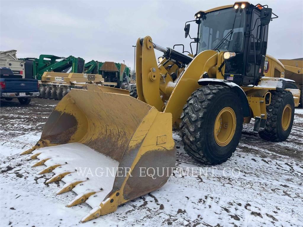 CAT 938M Kolové nakladače
