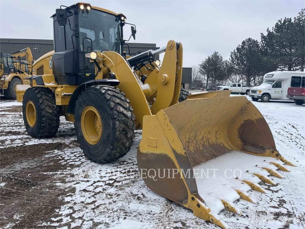 CAT 938M Kolové nakladače
