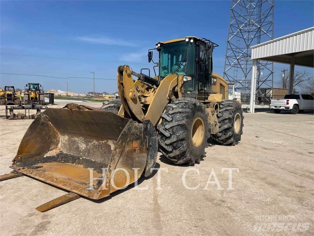 CAT 938M Kolové nakladače