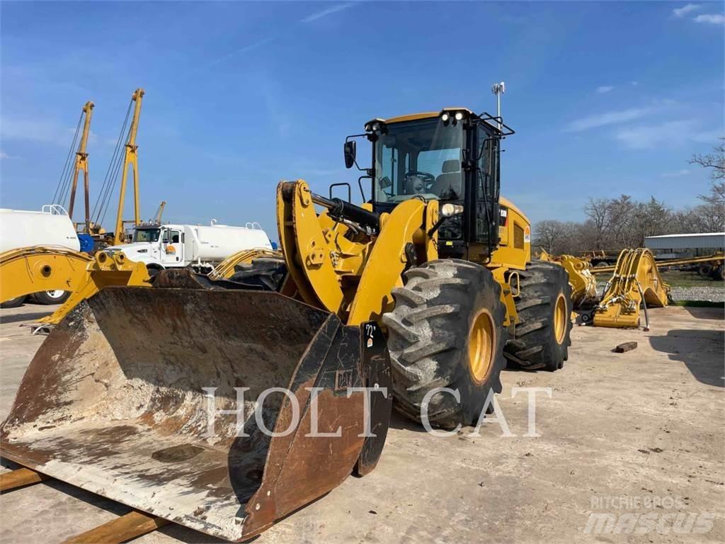 CAT 938M Kolové nakladače