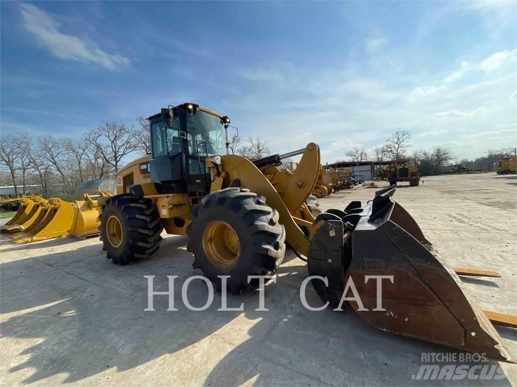 CAT 938M Kolové nakladače
