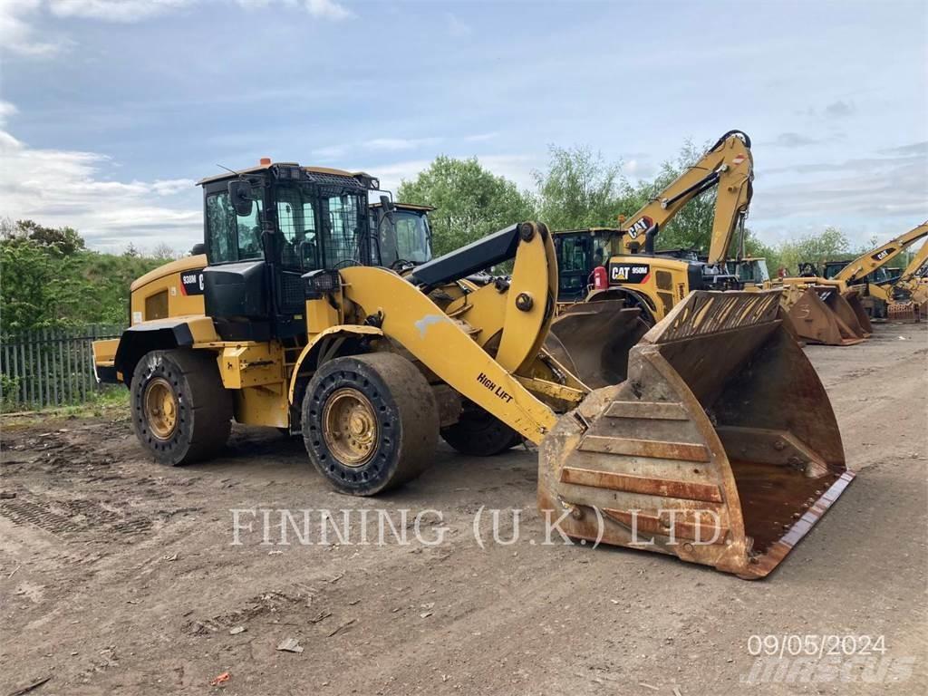 CAT 938M Kolové nakladače