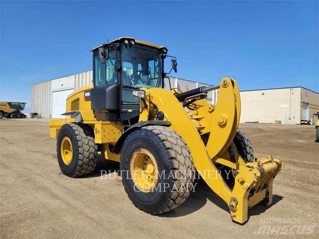 CAT 938M Kolové nakladače