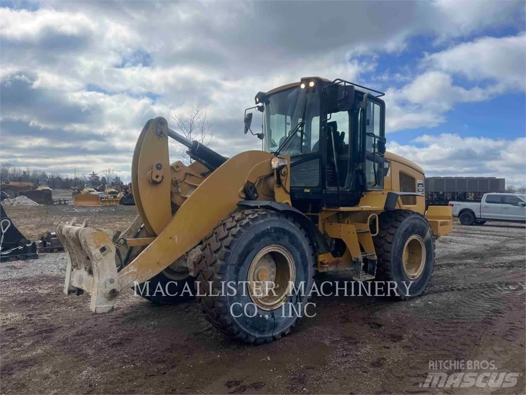 CAT 938M Kolové nakladače