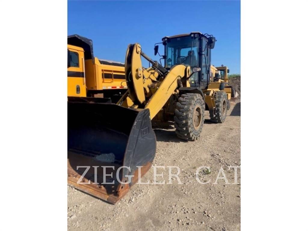 CAT 938M Kolové nakladače
