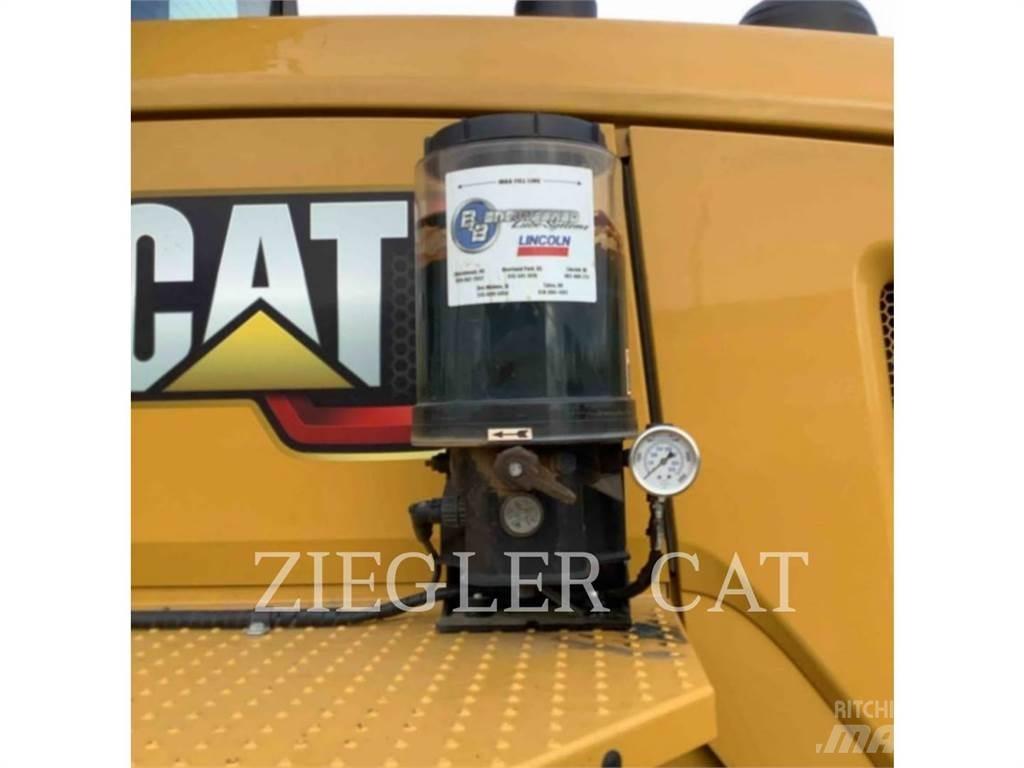 CAT 938M Kolové nakladače