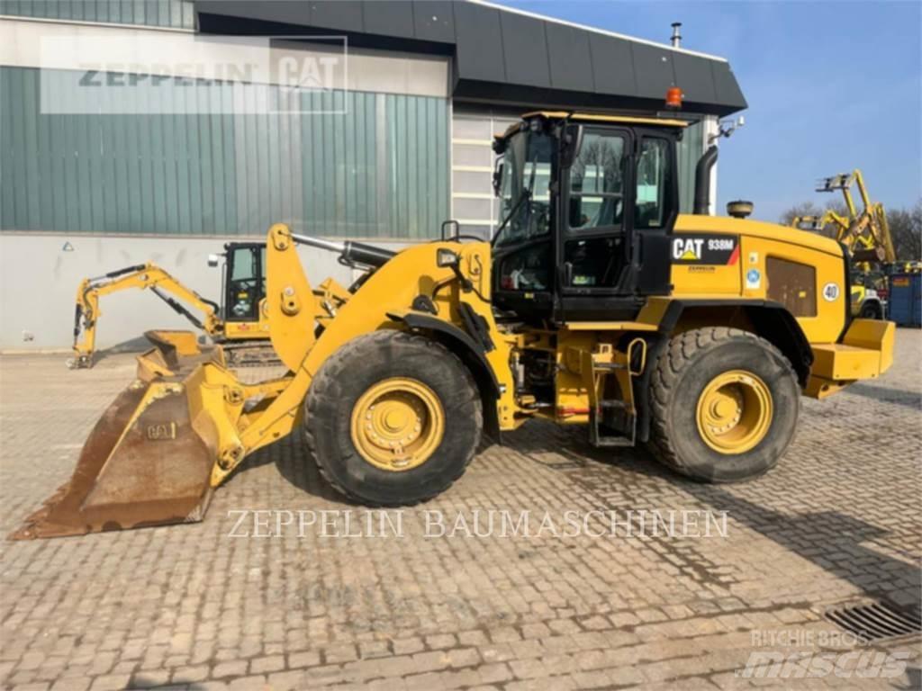 CAT 938M Kolové nakladače