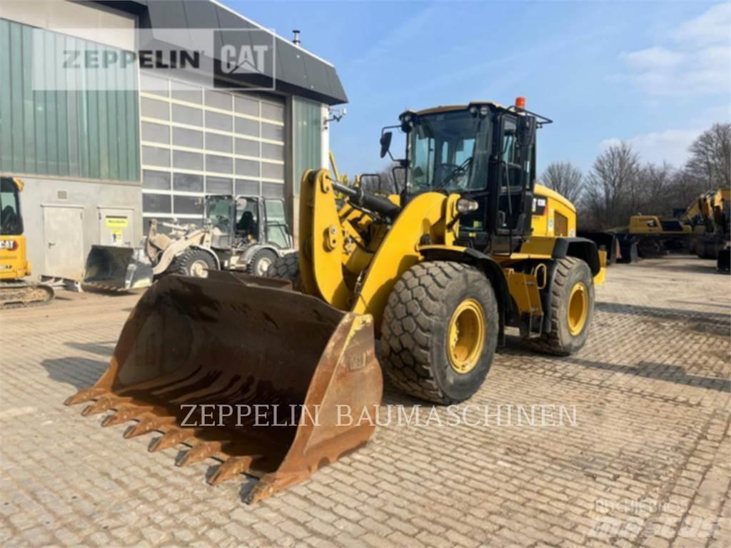 CAT 938M Kolové nakladače