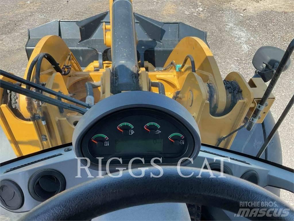 CAT 938M Kolové nakladače