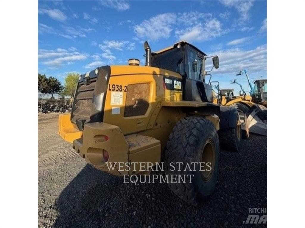 CAT 938M Kolové nakladače