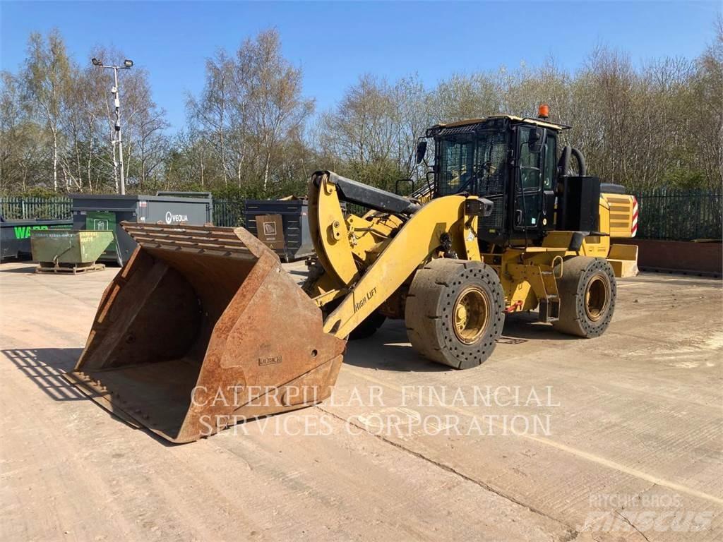 CAT 938M Kolové nakladače