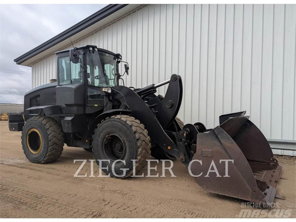 CAT 938M Kolové nakladače