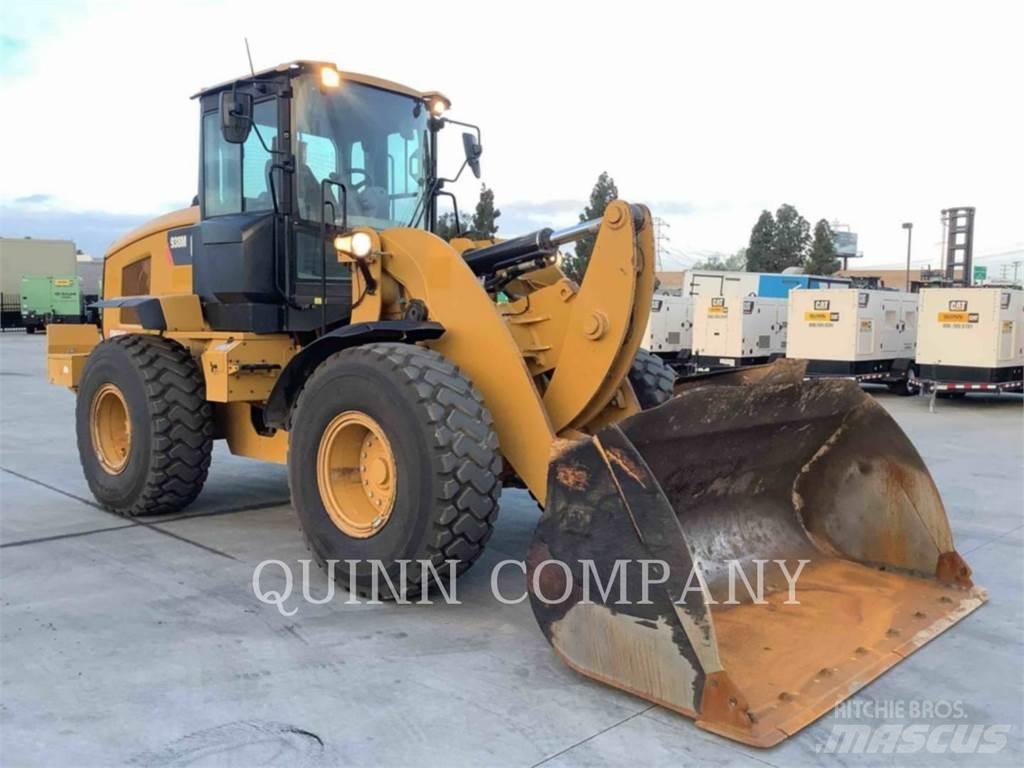 CAT 938M Kolové nakladače