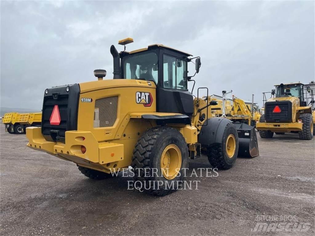 CAT 938M Kolové nakladače
