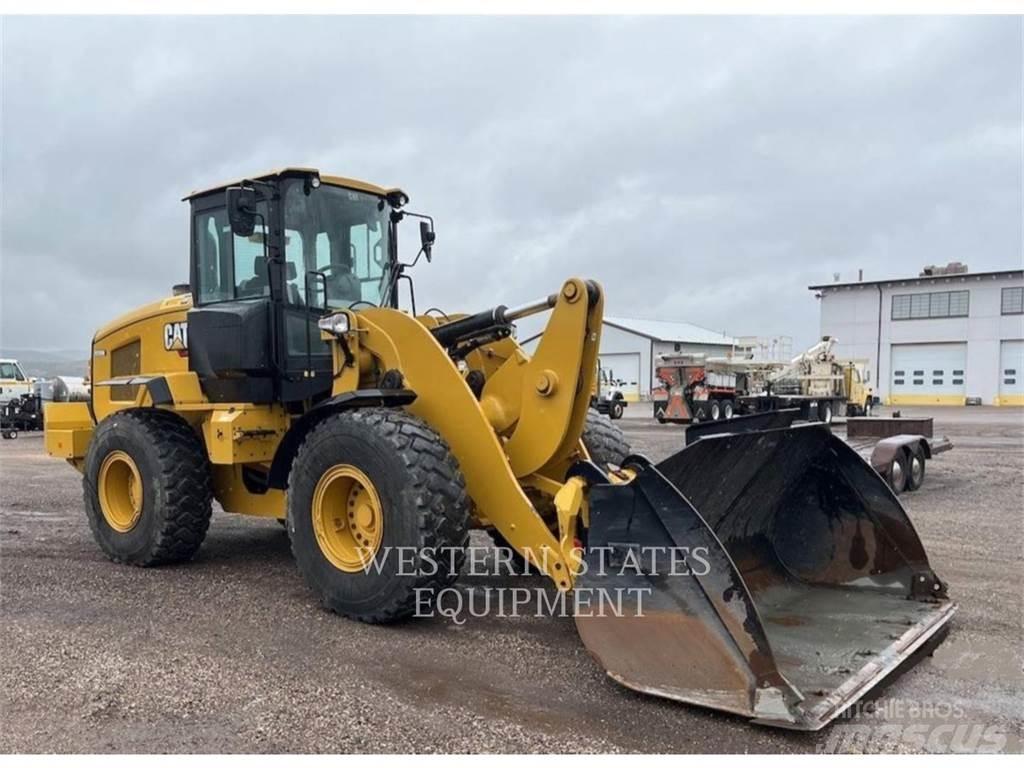 CAT 938M Kolové nakladače