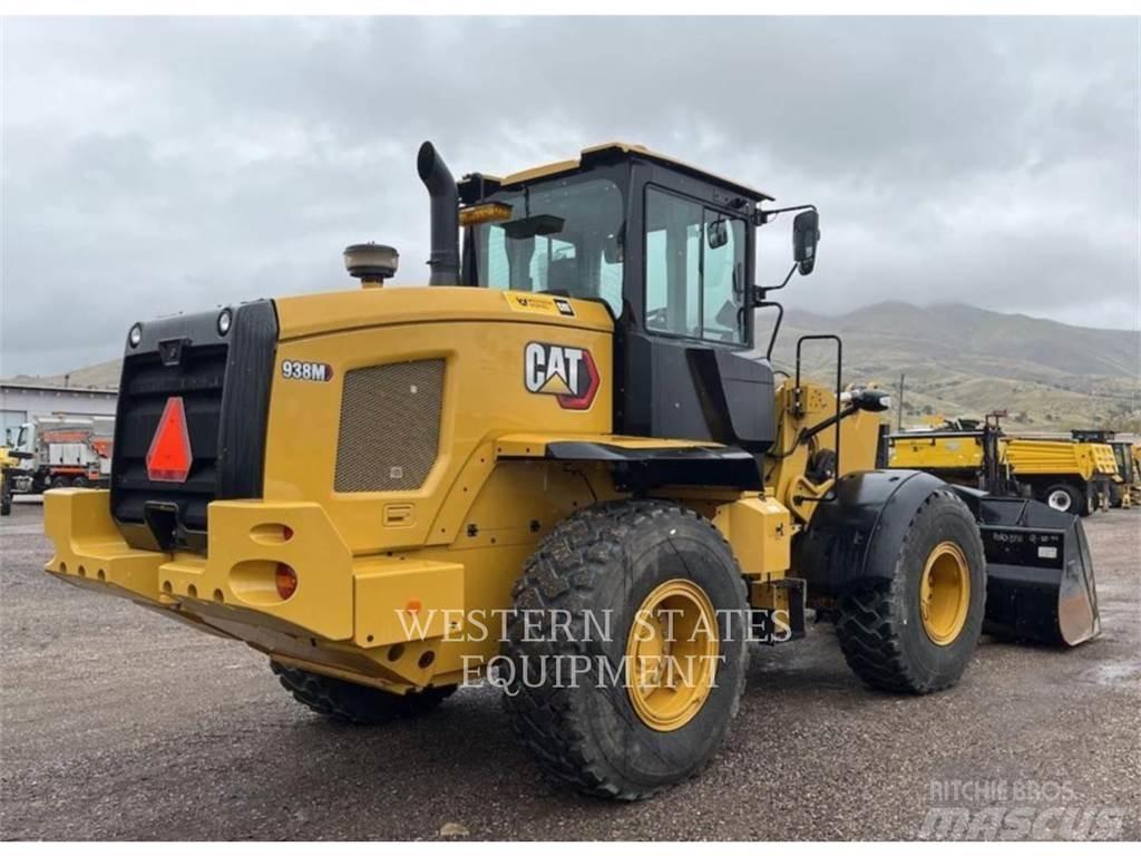 CAT 938M Kolové nakladače