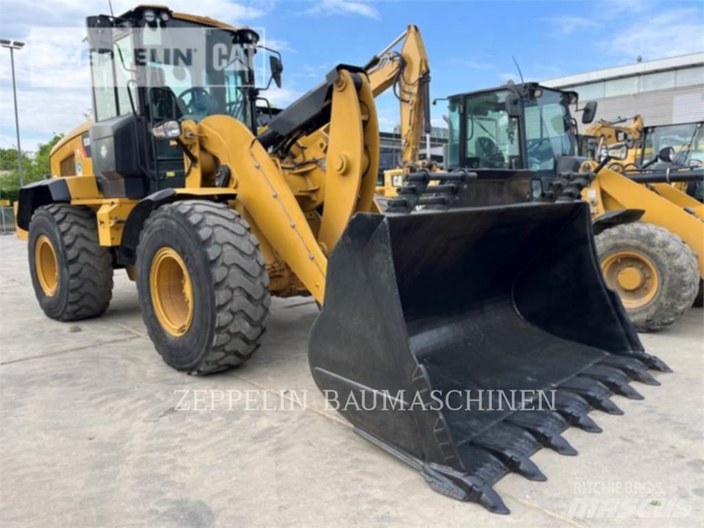 CAT 938M Kolové nakladače