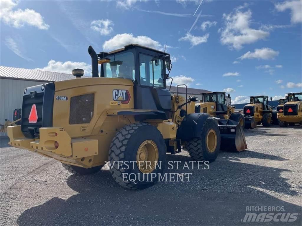 CAT 938M Kolové nakladače