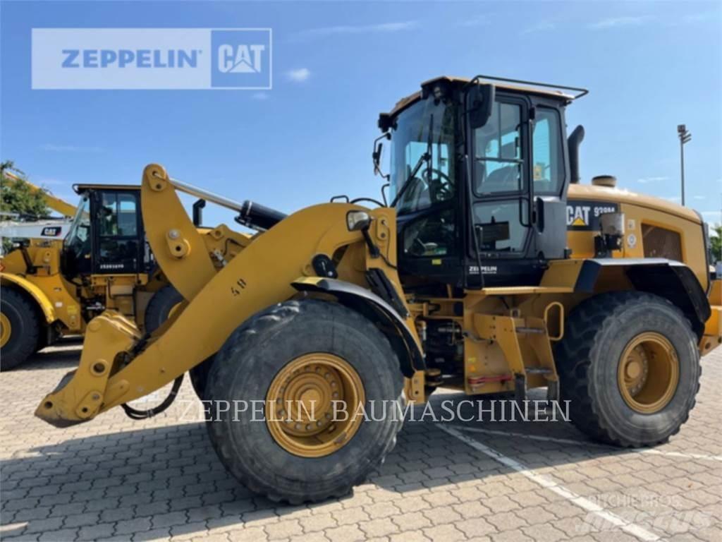 CAT 938M Kolové nakladače
