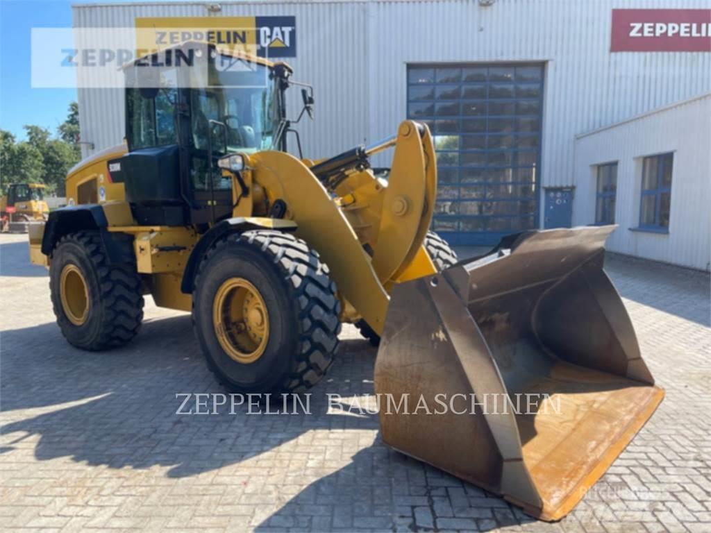 CAT 938M Kolové nakladače