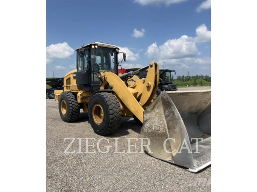 CAT 938M Kolové nakladače