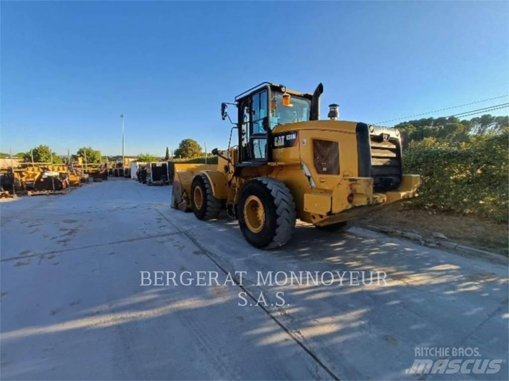 CAT 938M Kolové nakladače
