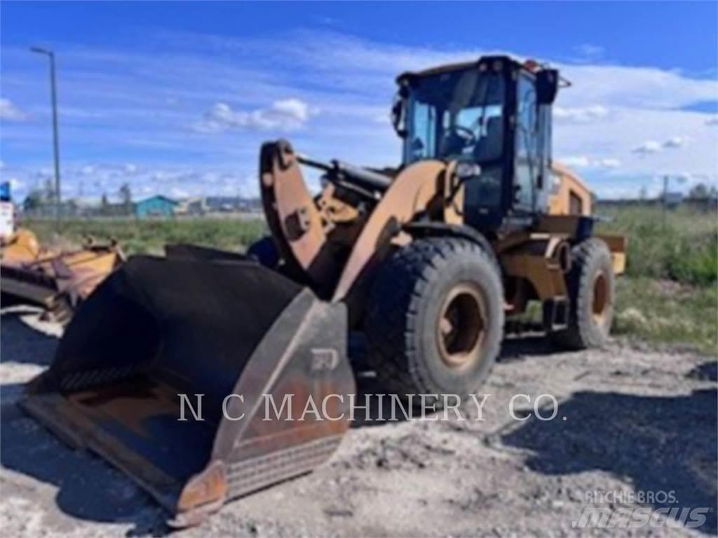 CAT 938M Kolové nakladače