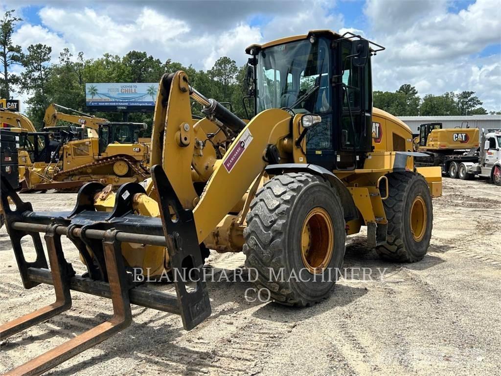 CAT 938M Kolové nakladače