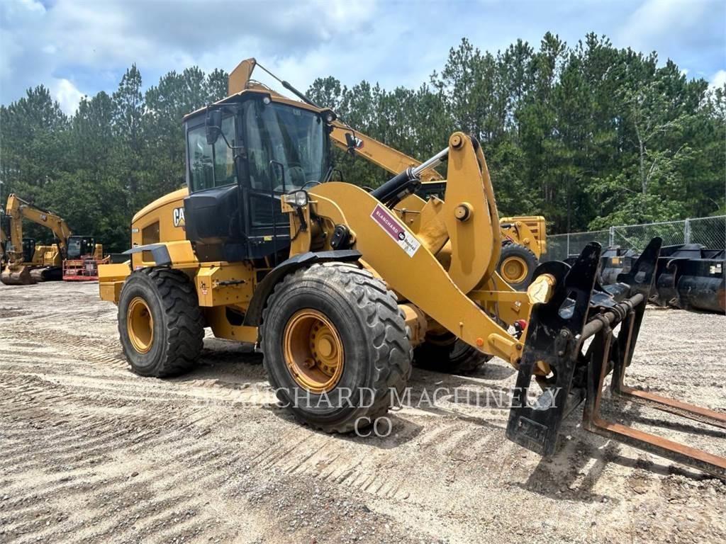 CAT 938M Kolové nakladače