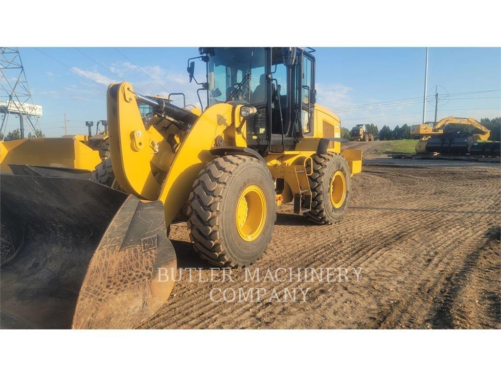 CAT 938M Kolové nakladače