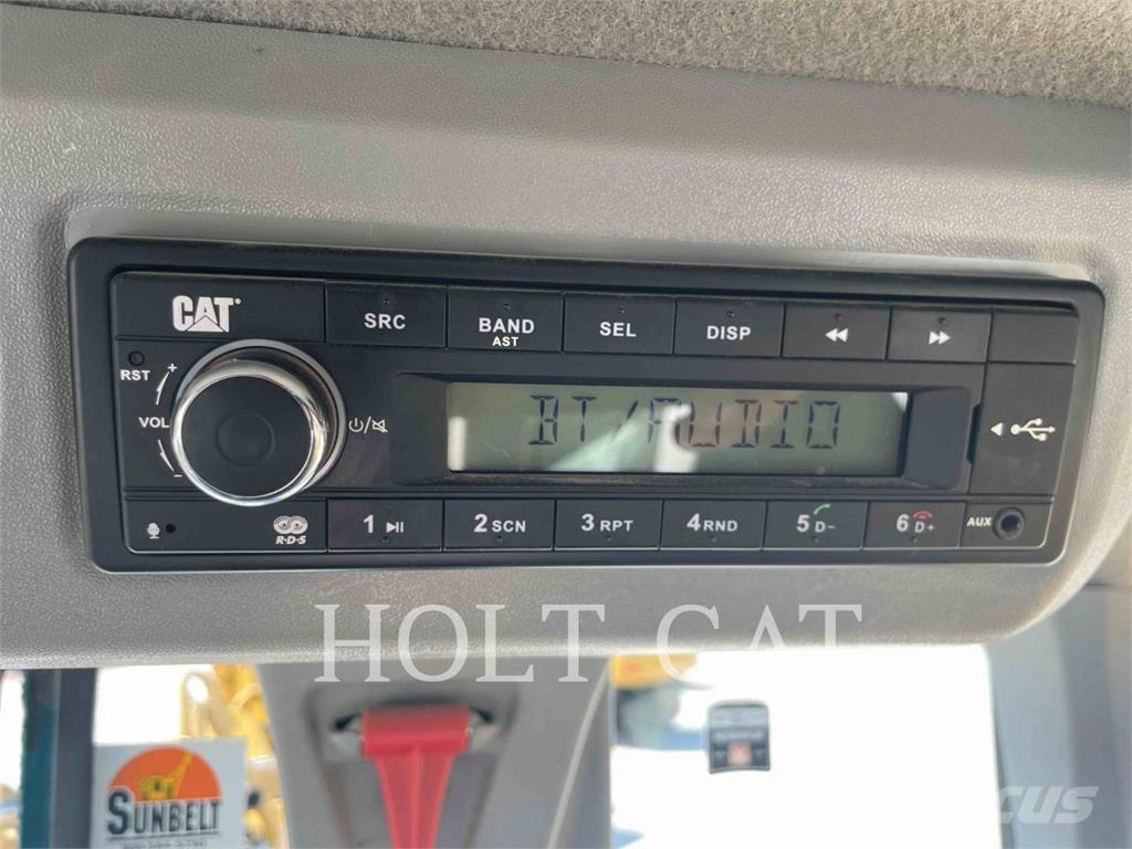 CAT 938M Kolové nakladače