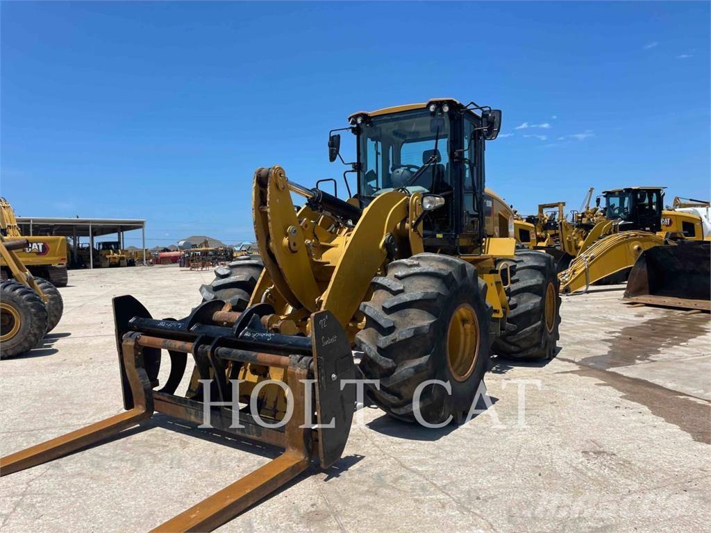 CAT 938M Kolové nakladače