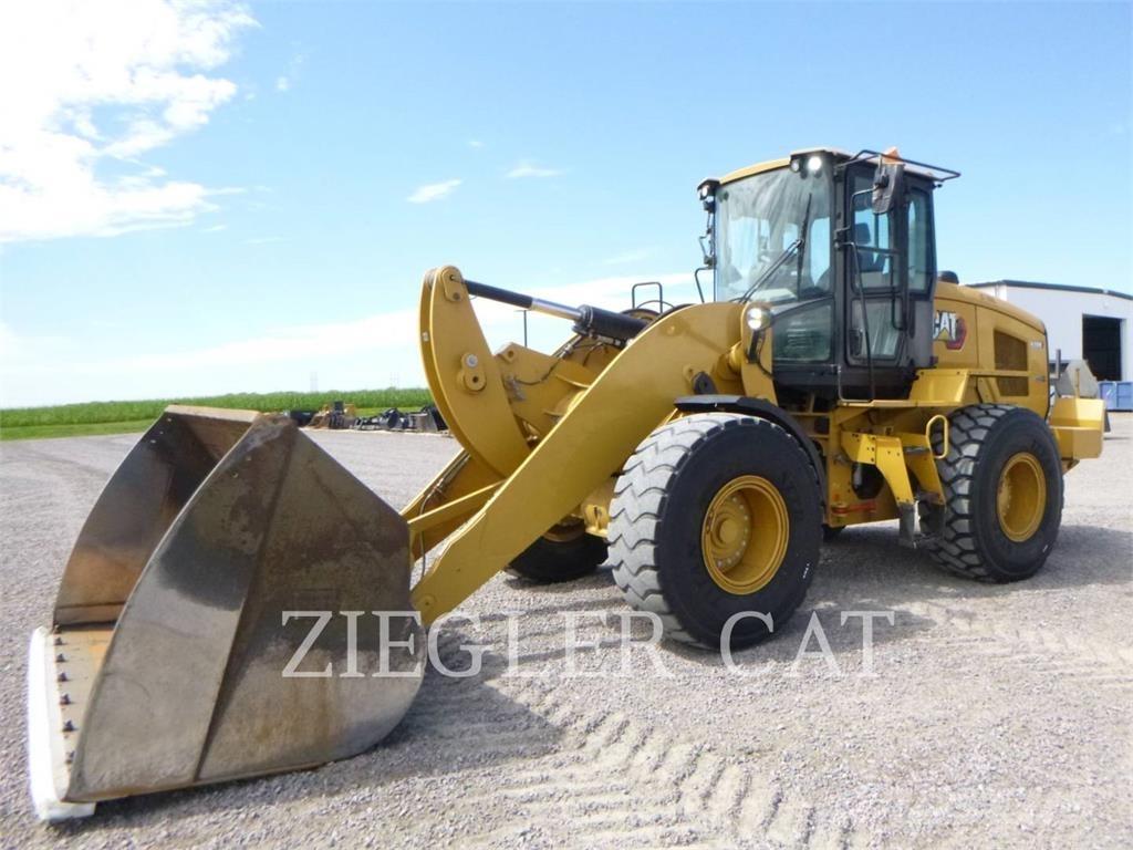 CAT 938M Kolové nakladače