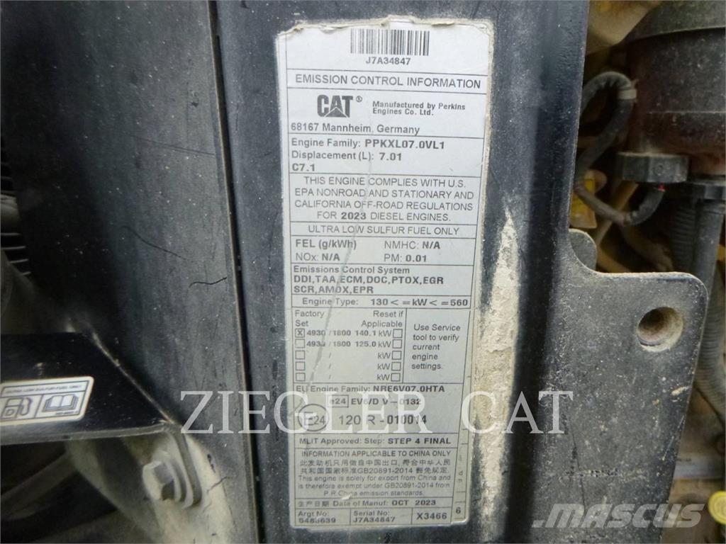 CAT 938M Kolové nakladače