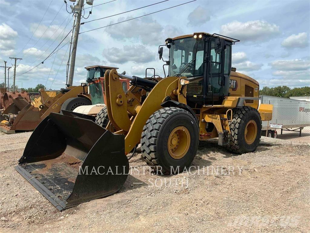 CAT 938M Kolové nakladače