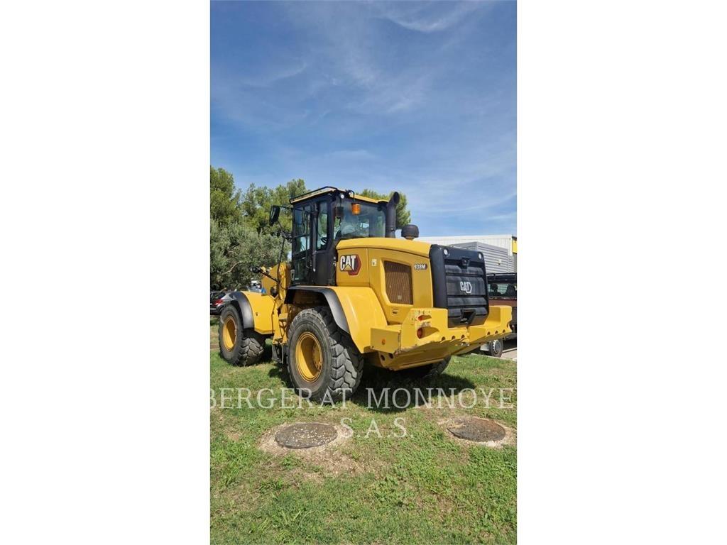 CAT 938M Kolové nakladače